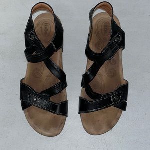 Taos black sandals